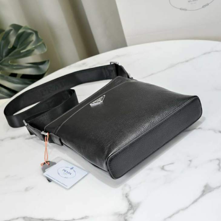 Picture of Prada Mens Bags _SKUfw167296620fw